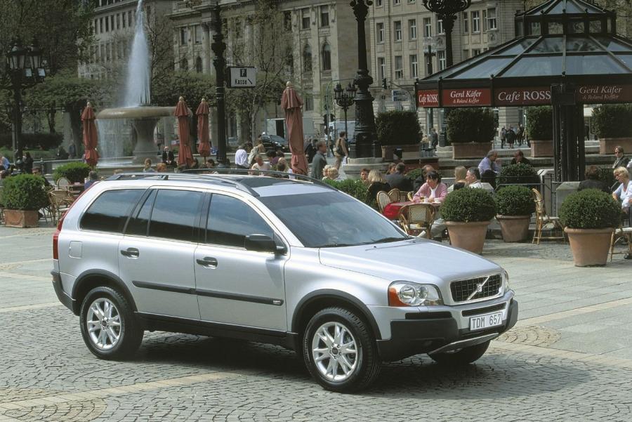  Volvo XC90 2010 года  (фото 2 из 17)